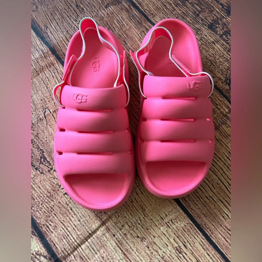 UGG are vibrant